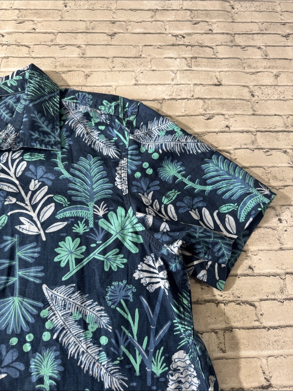 The North Face mens XL blue floral cotton short sleeve button up casual shirt - Picture 3 of 4